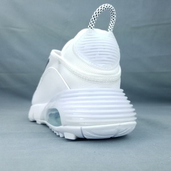 Nike Air Max 2090 Women's Size 8.5 White Black CK2612 100 - Picture 7 of 9